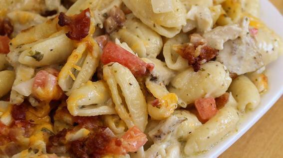 pesto alfredo cavatelli with bacon delivery in des moines iowa