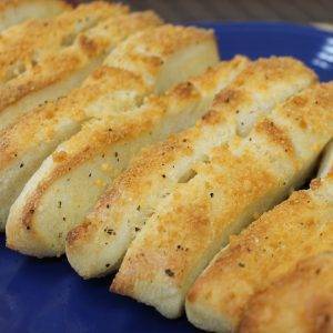 garlic parmesan bread delivery des moines iowa